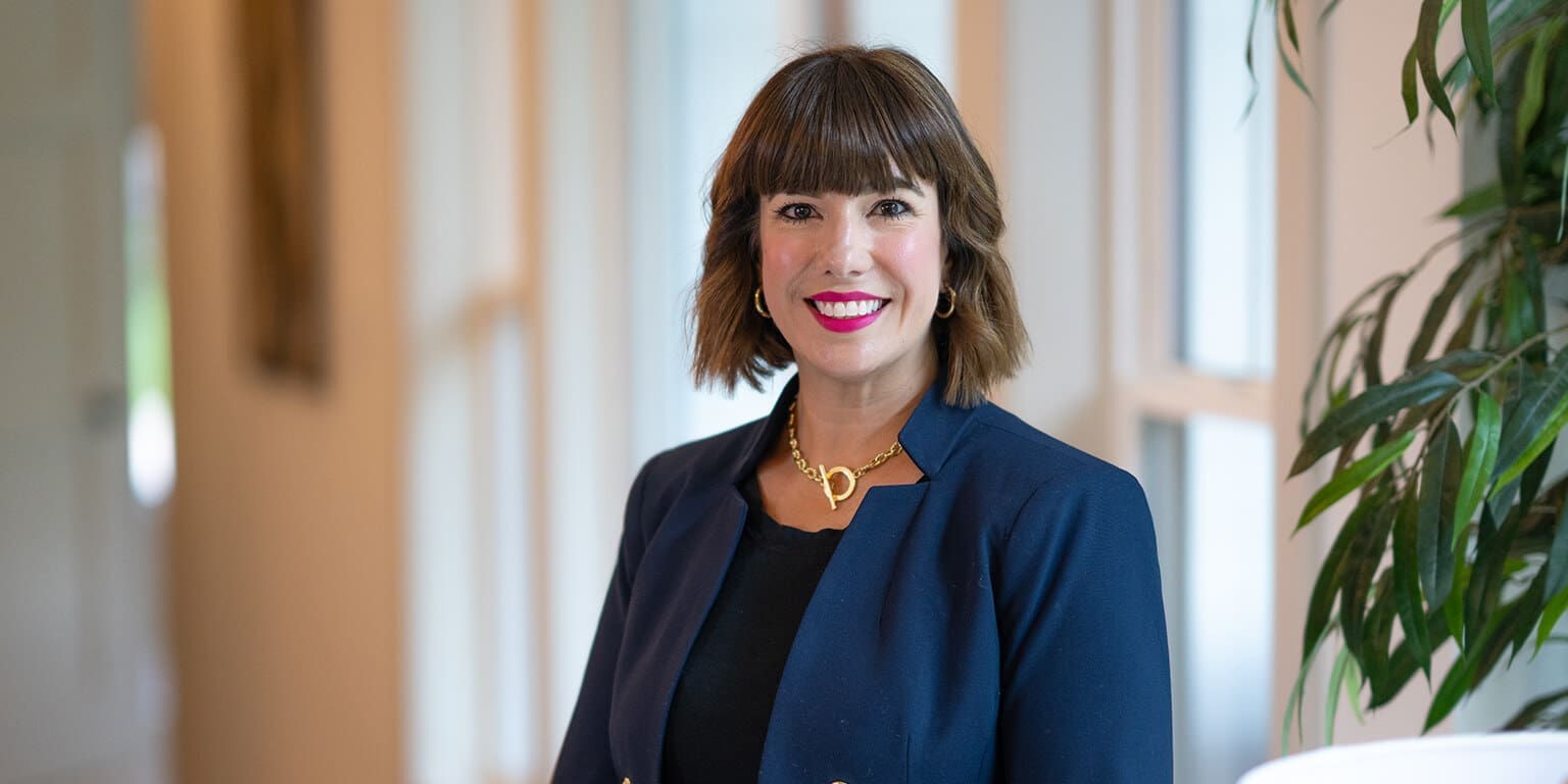 Leanne McHahon Headshot